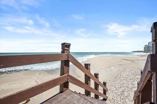 4100 N Ocean Dr in West Palm Beach, FL - Building Photo - Building Photo
