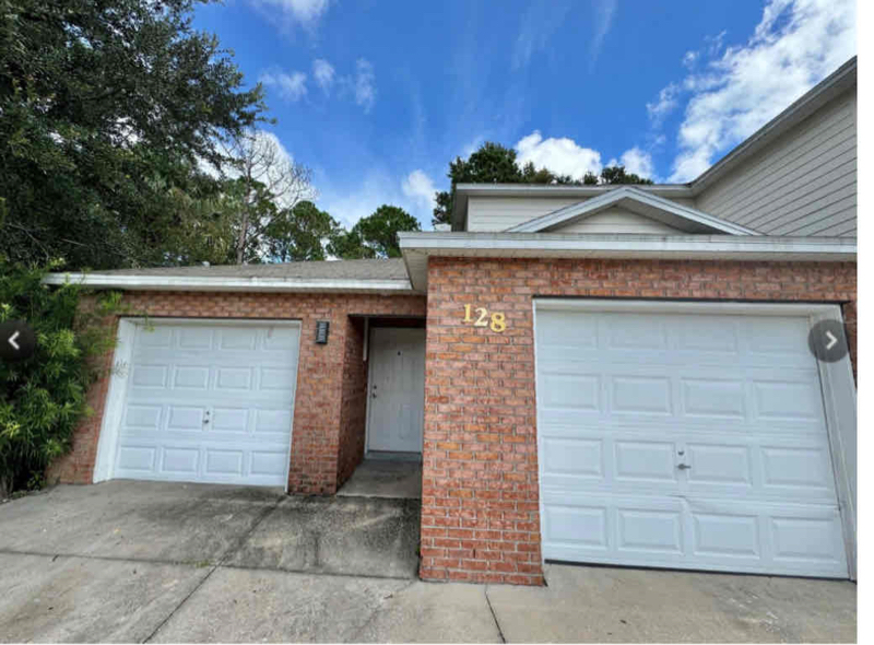 128 Plainview Dr-Unit -A in Palm Coast, FL - Foto de edificio