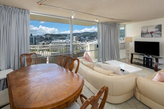 750 Amana St in Honolulu, HI - Building Photo - Building Photo
