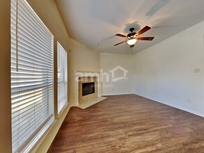 7988 Glenway Dr in Dallas, TX - Building Photo - Building Photo