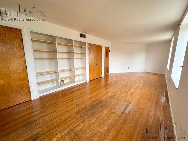 474 Commercial St, Unit 4