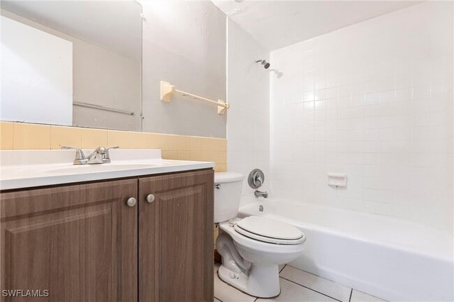 property at 1852 Golf View Ave