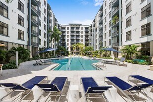 The Manor at Flagler Village in Fort Lauderdale, FL - Building Photo