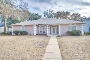 3461 Oakmont Dr in Pensacola, FL - Building Photo