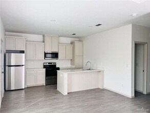 12610 N 33rd Ln, Unit 2 in Edinburg, TX - Building Photo - Building Photo