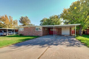 2407 46th St in Lubbock, TX - Building Photo