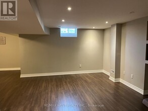 255 Ridgefield Crescent in Vaughan, ON - Building Photo - Building Photo