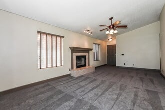 913 S Scallop Dr in Gilbert, AZ - Building Photo - Building Photo