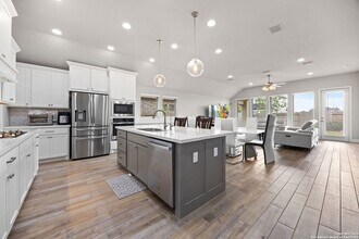 9328 Trestle Crk in San Antonio, TX - Building Photo - Building Photo
