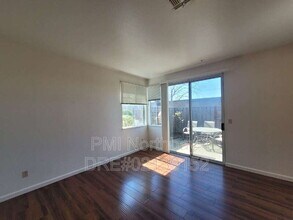 68 Manchester Dr in Fairfield, CA - Building Photo - Building Photo