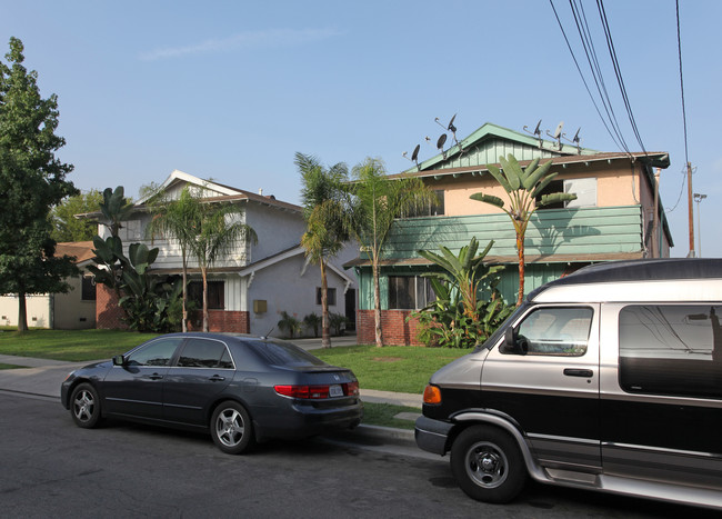 6829 Flora Ave in Bell, CA - Building Photo - Building Photo