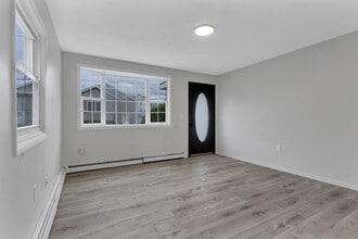 105 Roosevelt St in Providence, RI - Building Photo - Building Photo