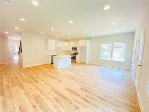 1101 N Village Dr in Decatur, GA - Building Photo - Building Photo