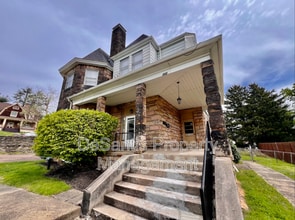 212 N Highland Ave in Cheswick, PA - Building Photo - Building Photo