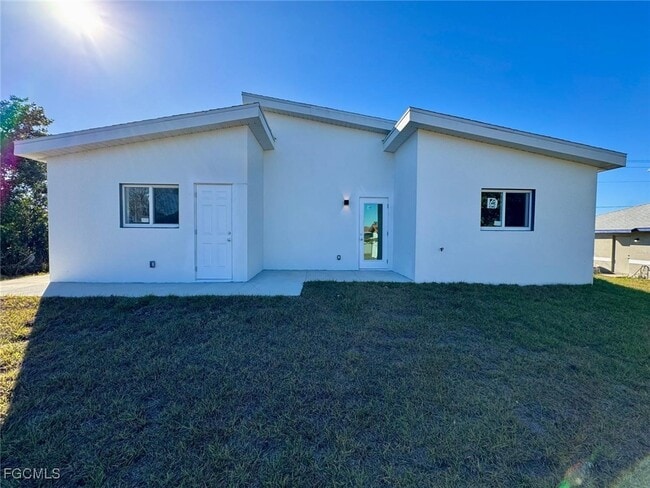 424 Alabama Rd S in Lehigh Acres, FL - Building Photo - Building Photo