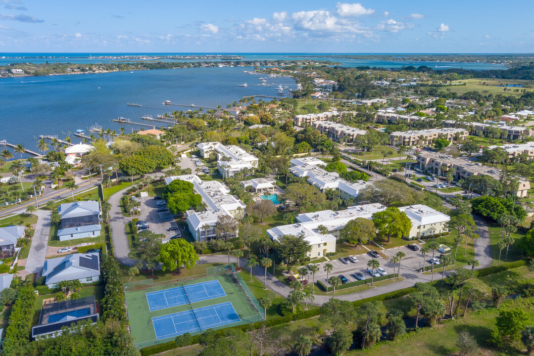 1600 SE St Lucie Blvd in Stuart, FL - Building Photo