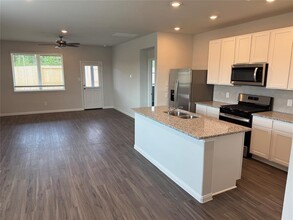 13605 Goldeye Dr in Shenandoah, TX - Foto de edificio - Building Photo