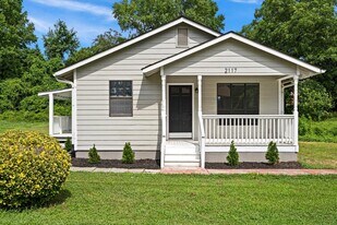 2117 Wilson Ave in Charlotte, NC - Building Photo