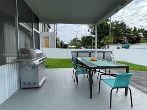 1020 Hollywood Blvd in Hollywood, FL - Building Photo - Building Photo