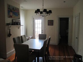 693 E 6th St, Unit 2 in Boston, MA - Building Photo - Building Photo