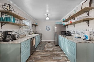 347 Seabreeze Dr in Murrells Inlet, SC - Foto de edificio - Building Photo