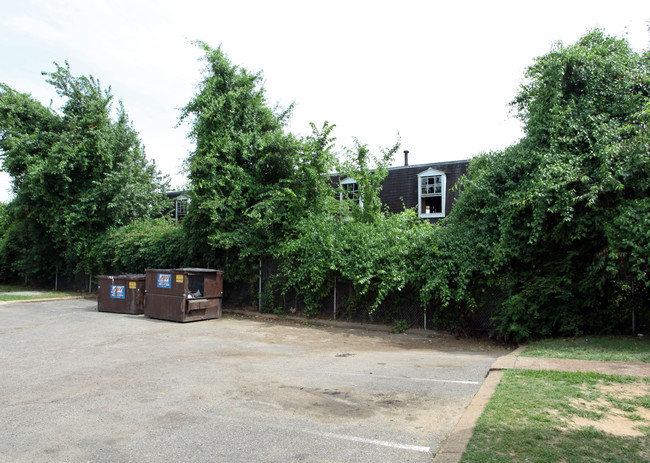 Kings Court Apartments in Memphis, TN - Building Photo - Building Photo