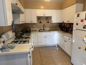 1145 Olive Tree Ln, Unit B in Hemet, CA - Foto de edificio - Building Photo