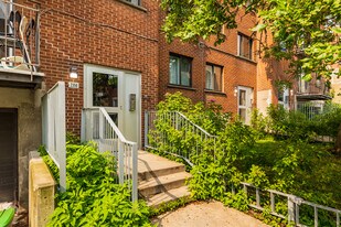 2350-2370 Messier in Montréal, QC - Building Photo