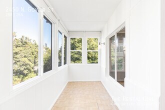 2450 N Gower St in Los Angeles, CA - Building Photo - Building Photo