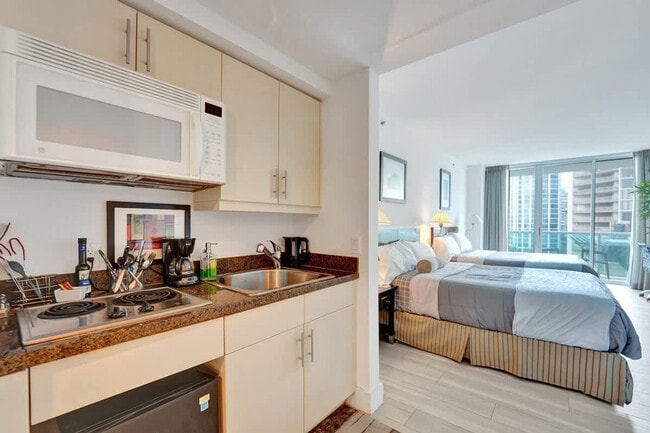 2889 McFarlane Rd, Unit SI FL10-ID1503959P in Miami, FL - Foto de edificio - Building Photo