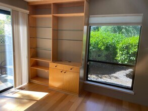 4724 Shade Tree Ln in Santa Rosa, CA - Foto de edificio - Building Photo