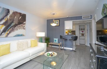 Village at Piney Point in Houston, TX - Building Photo - Building Photo
