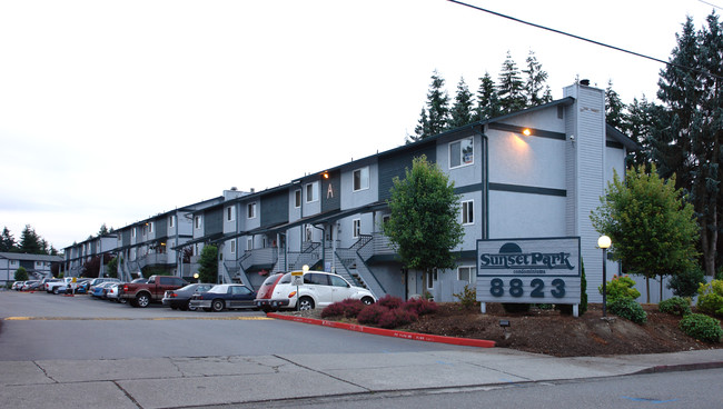 Sunset Park in Everett, WA - Building Photo - Building Photo