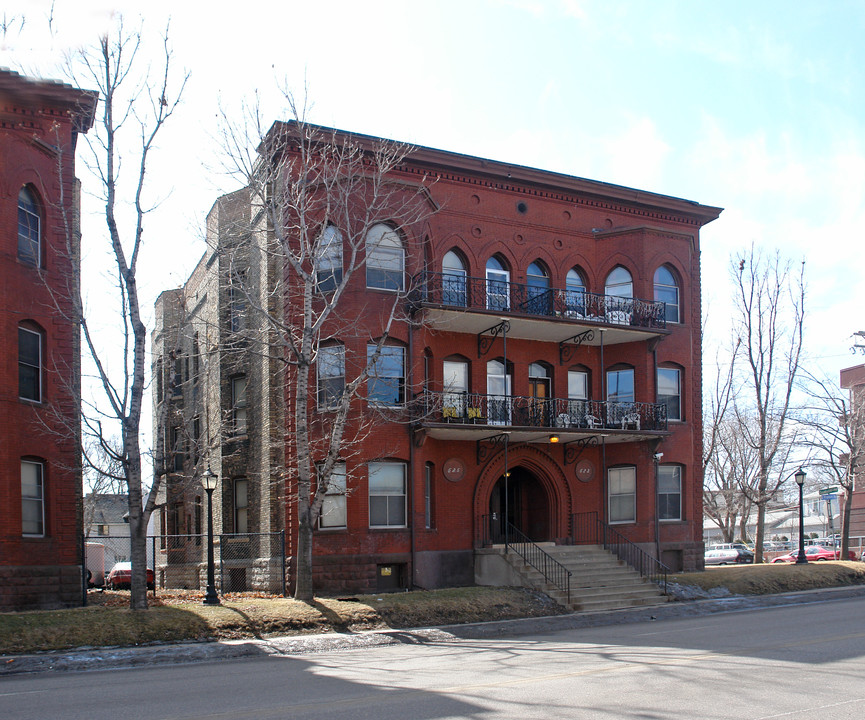 623-627 E Franklin Ave in Minneapolis, MN - Building Photo