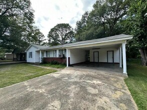 1044 Cooper Rd in Jackson, MS - Foto de edificio - Building Photo
