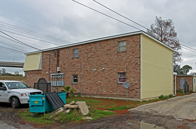 5900 Hayne Blvd in New Orleans, LA - Foto de edificio - Building Photo