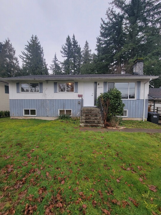 34518 Kent Ave in Abbotsford, BC - Building Photo