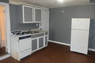 416 W Jackson St, Unit 8 in Muncie, IN - Foto de edificio - Building Photo
