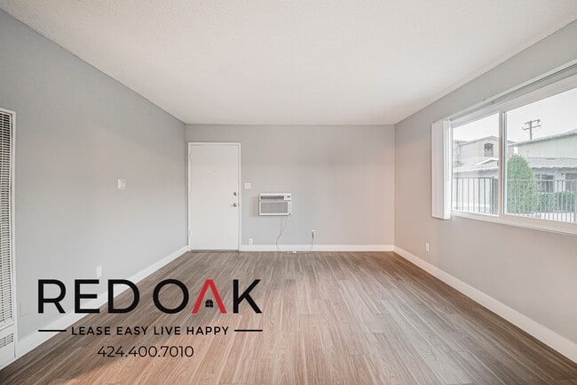 690 S Riverside Ave in Rialto, CA - Foto de edificio - Building Photo