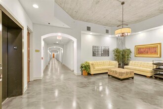2323 Polk St in Houston, TX - Building Photo - Building Photo