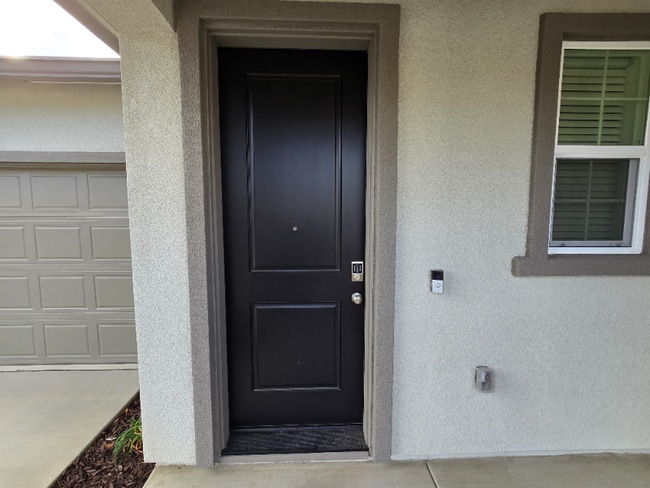 1743 Shingle Ave in Manteca, CA - Foto de edificio - Building Photo