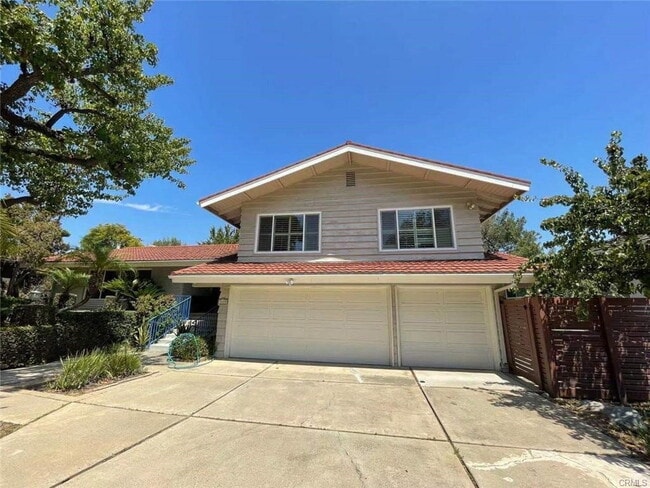 property at 1420 Kensington Dr