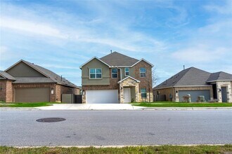 913 Legends Ln in Georgetown, TX - Foto de edificio - Building Photo
