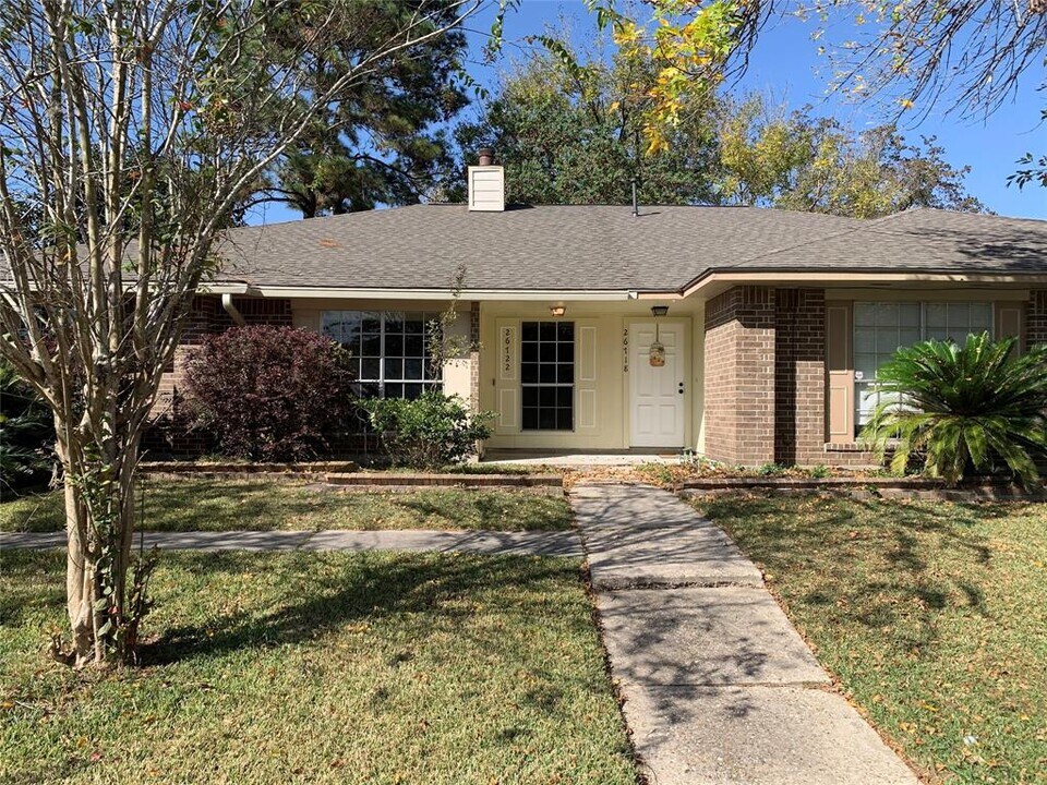 26722 Cypresswood Dr in Spring, TX - Foto de edificio