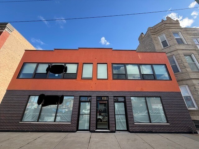 2109 S Ashland Ave in Chicago, IL - Foto de edificio