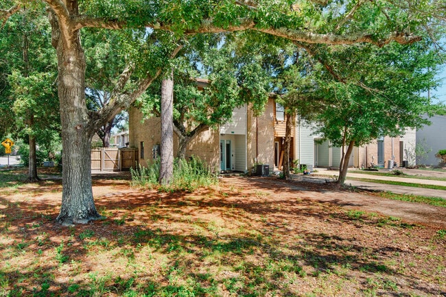 3 Deal Ave NW in Fort Walton Beach, FL - Building Photo - Building Photo