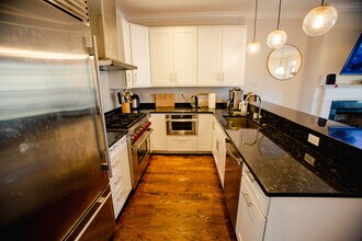 843 W Fletcher St, Unit 2W in Chicago, IL - Building Photo - Building Photo