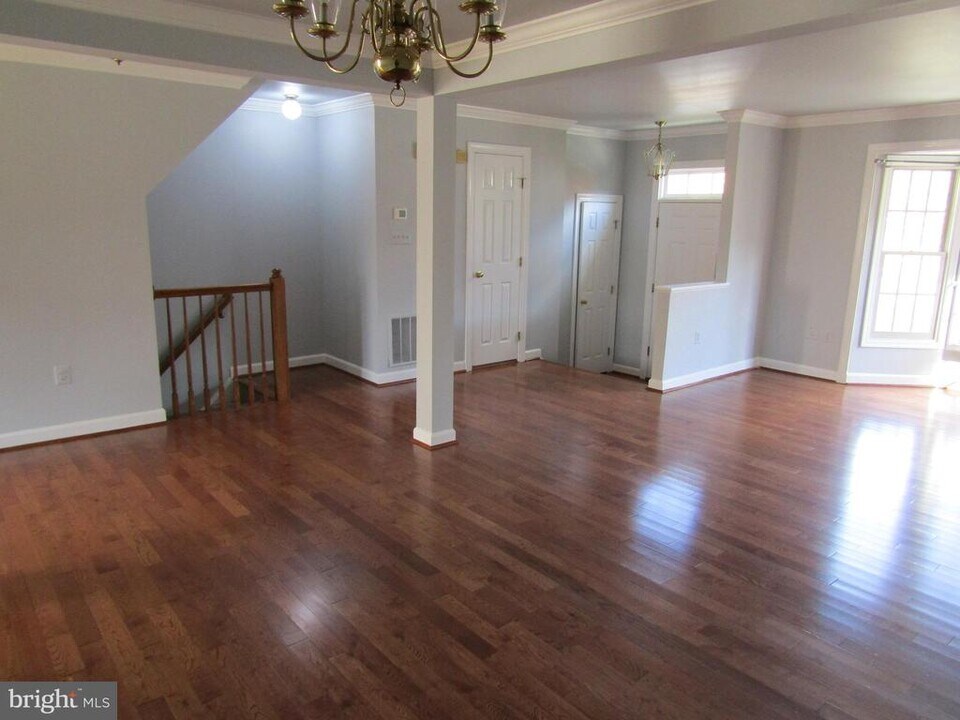 6310 Gun Cap Ct in Centreville, VA - Building Photo