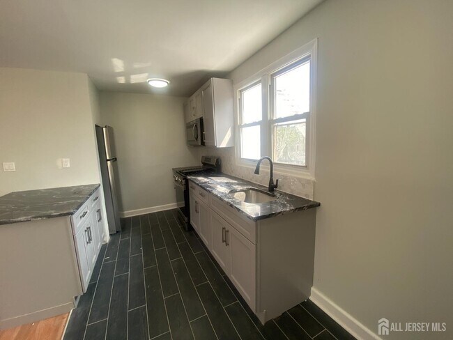 155 Livingston Ave in New Brunswick, NJ - Building Photo - Building Photo