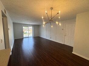 4828 Westmar Terrace in Louisville, KY - Building Photo - Building Photo
